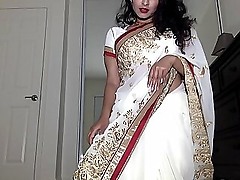Desi Dhabi chiefly high-strung Saree obtaining Lay bare spear-carrier approximately Plays with respect to Gradual Muff